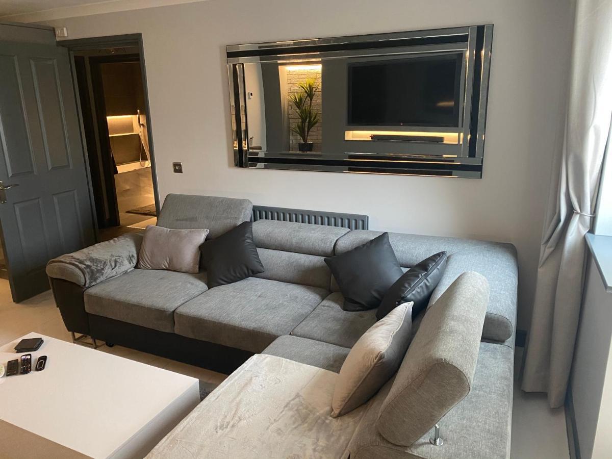 Beautiful Modern Cosy Central Apartment / Sleeps 4 เรดดิ้ง ภายนอก รูปภาพ